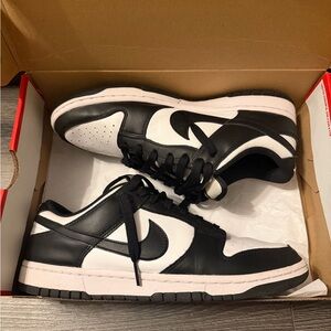 Nike Black and White Men's Sneakers